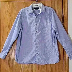 American Eagle slim fit preppy blue white striped casual button down shirt